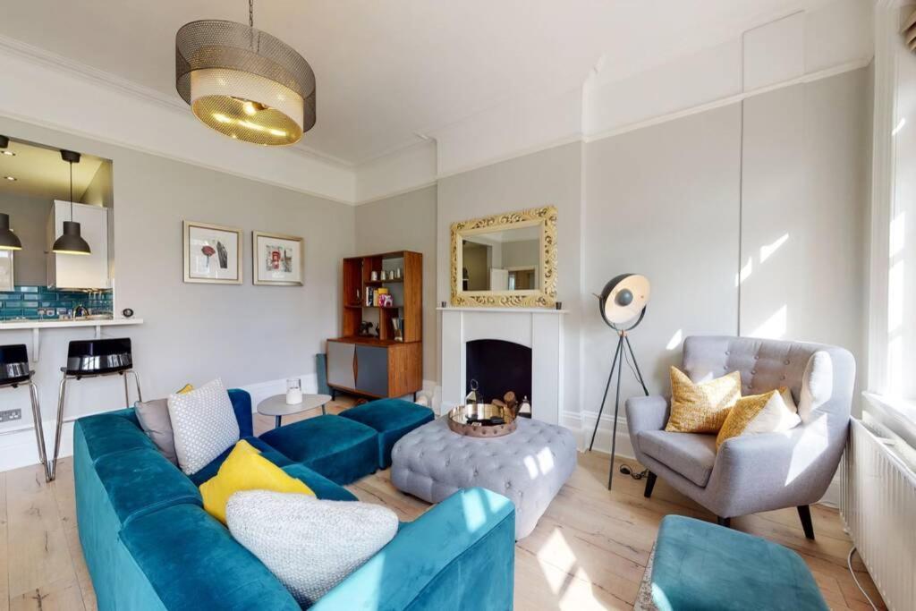 Modern 2 Bed Flat - The Black Dog Pub Apt - 6 Mins From Vauxhall Station Лондон Екстериор снимка